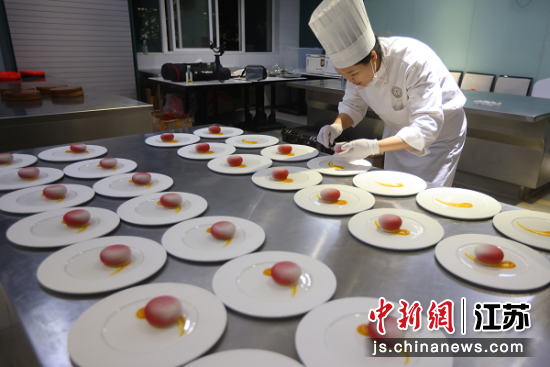 素食技艺展示。中新社记者泱波摄