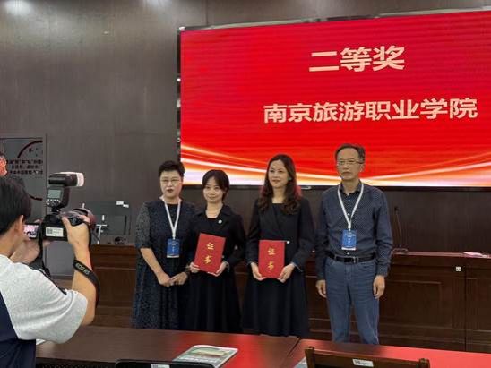 9a297519cb734d1d72eeb9c565f0dd33