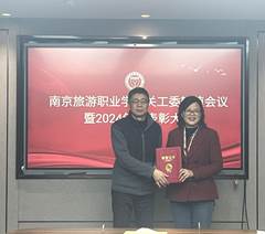 061fa6988e7f6ef31831a94c7d9a7d42