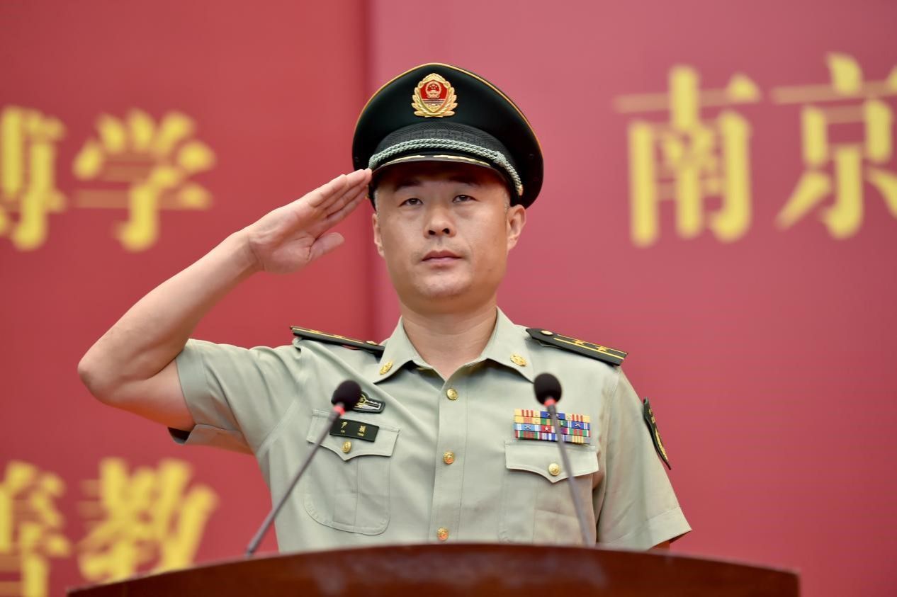 承训部队尹颖对同学们提出三点希望